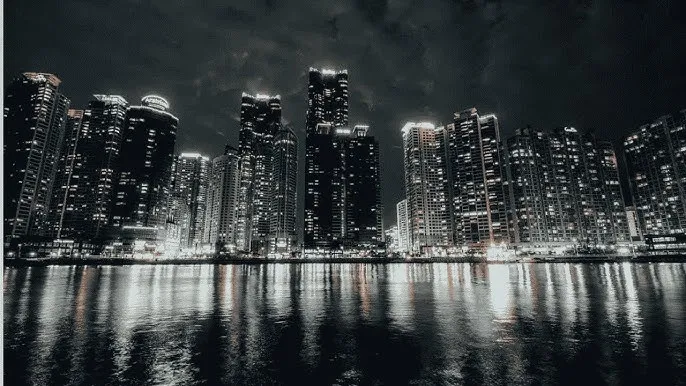 爱我久久免费高清 - 城市之光：霓虹背后的人间烟火